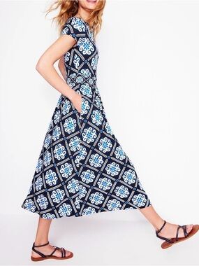 Boden whimsical, Navy and Light Blue Geometric Midi Dress w/pockets NWT